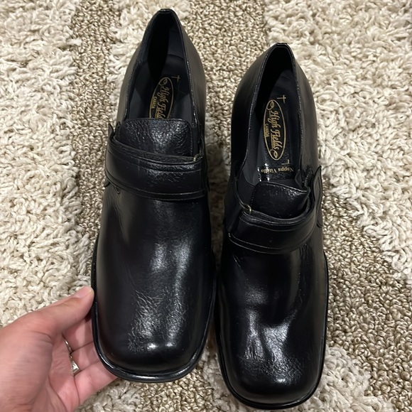 Brand new leather covered heels - Picture 2 of 6